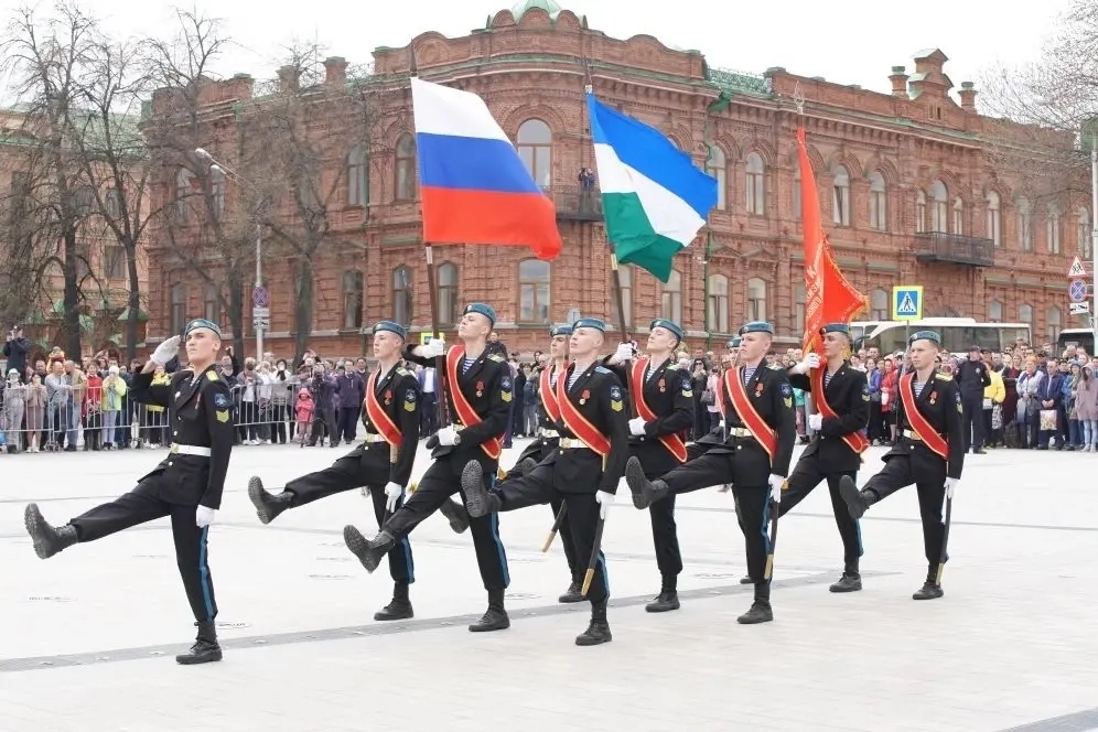 Глава Башкирии Радий Хабиров поздравил с Днем государственного флага