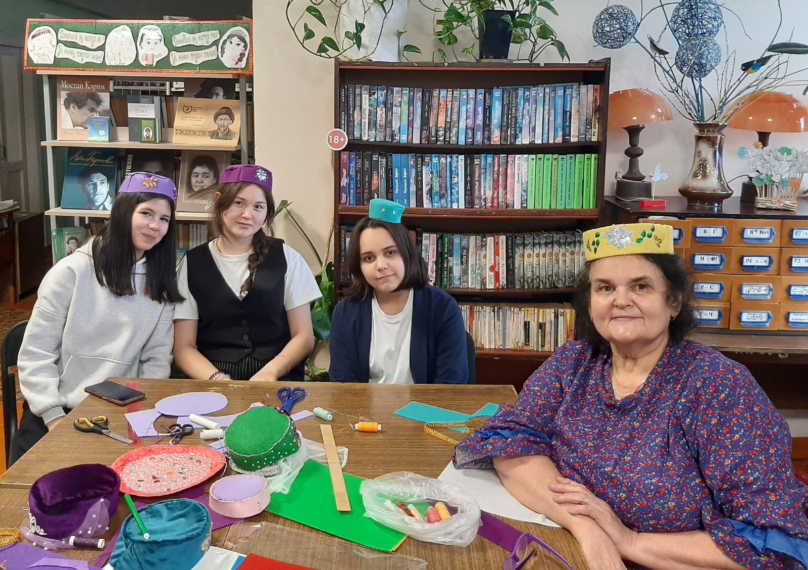 В школе Дуванского района изготавливают элемент национальной одежды