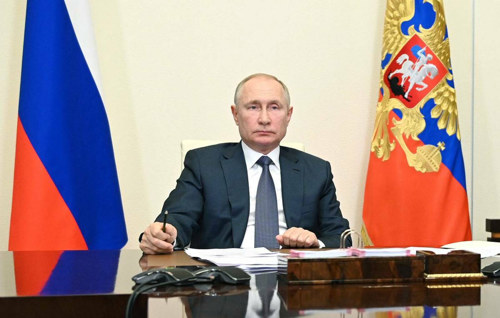Президент России поручил регионам принять меры по борьбе с коронавирусом