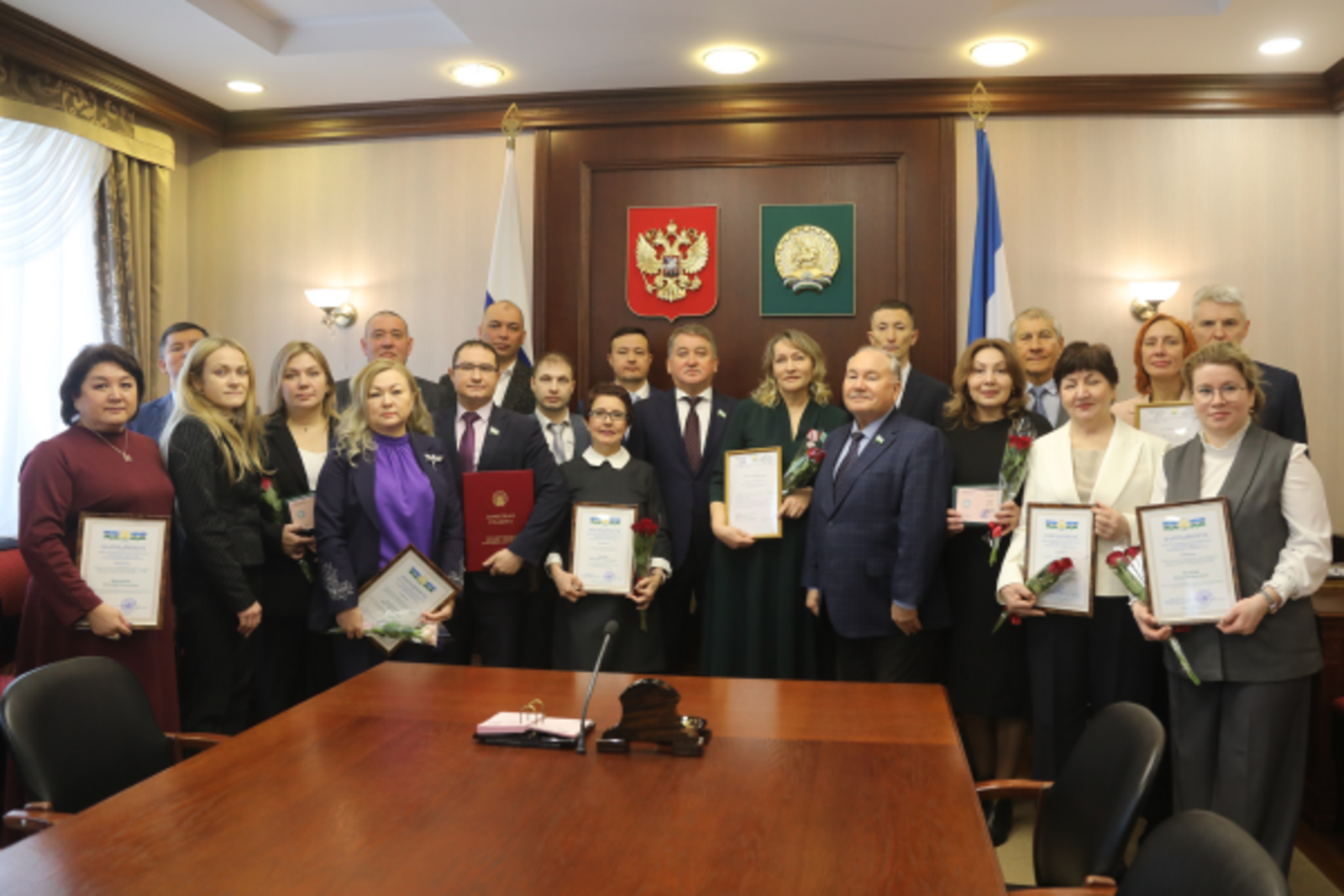 Волонтерам присуждены награды Госсобрания за содействие в обеспечении фронта