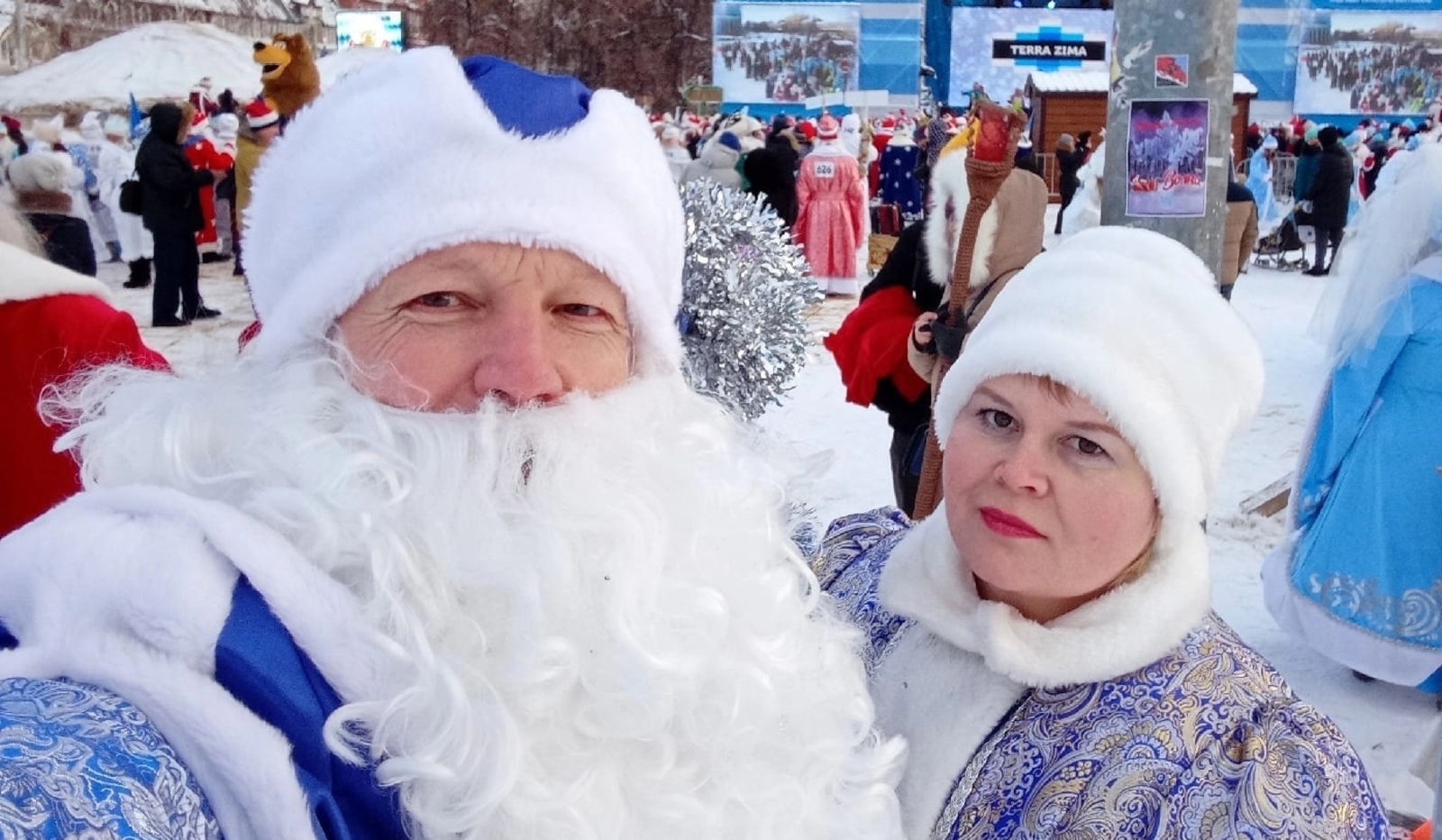 Дуванцы участвовали в параде Дедов Морозов и Снегурочек в Уфе