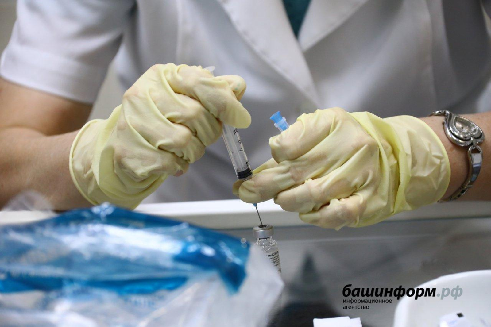 Путин призвал ускорить темпы вакцинации россиян от covid