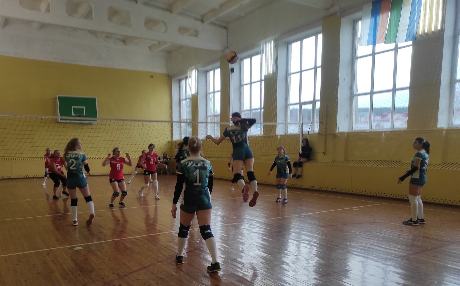 В Месягутово состоялись традиционные районные соревнования по волейболу - Кубок молодежи