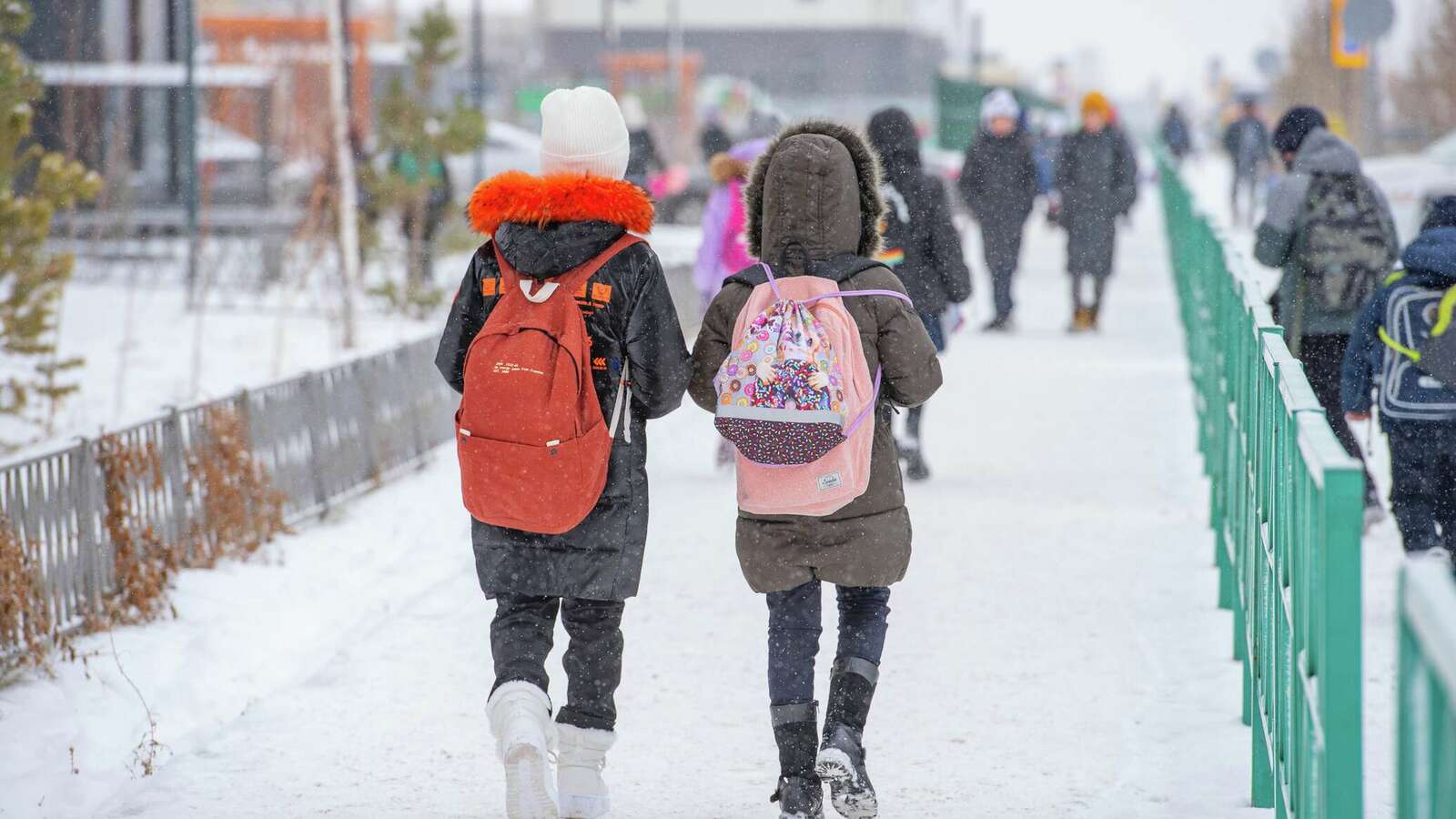 Министр образования Башкирии объяснил, при какой температуре дети могут не ходить в школу
