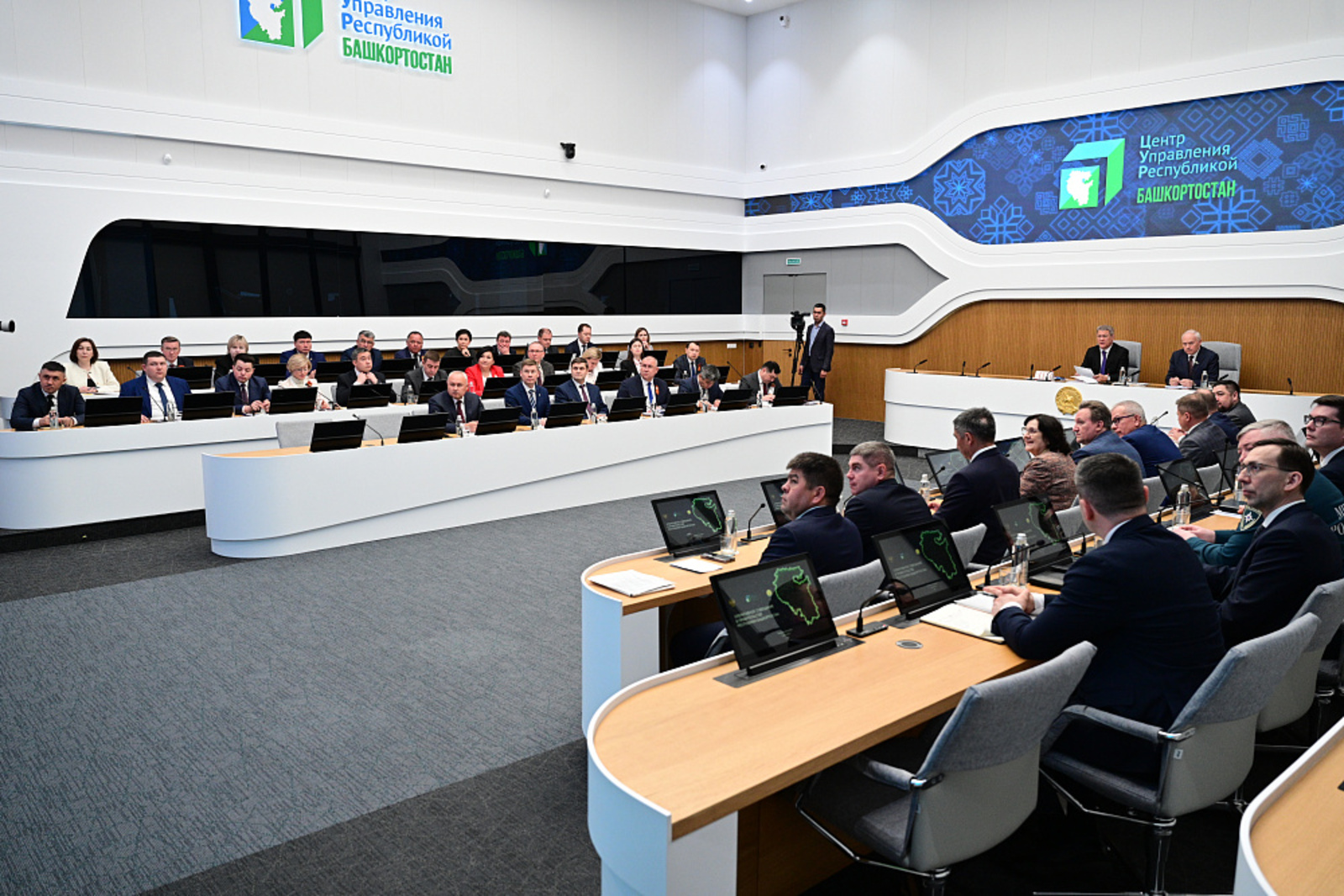 Радий Хабиров поручил уделить особое внимание организации Дня Победы