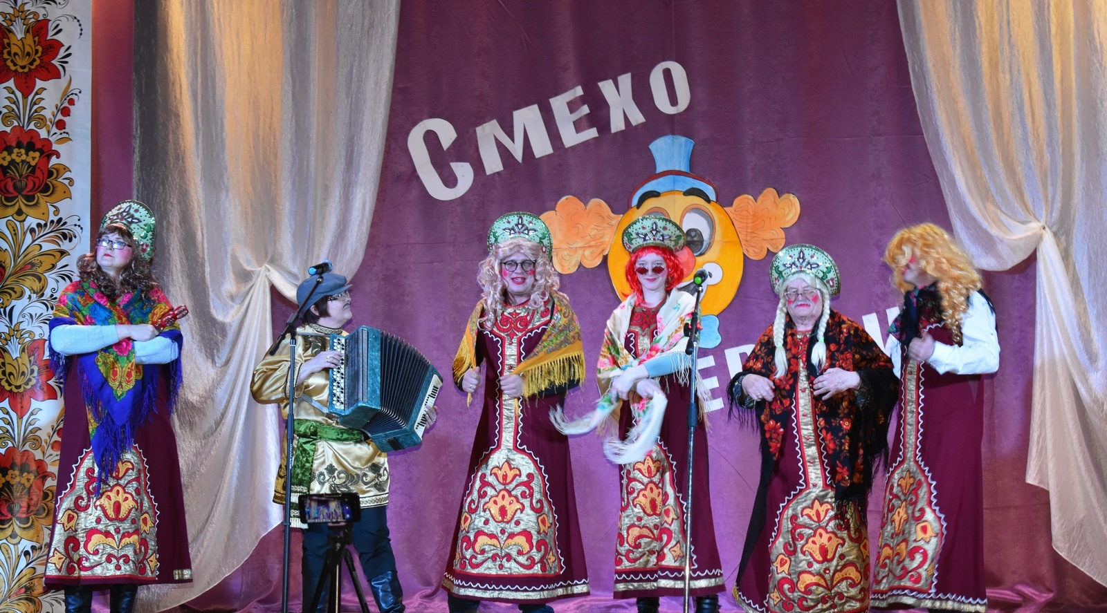 В Вознесенке состоялся традиционный открытый фестиваль юмора "Смехотерапия- 2022"