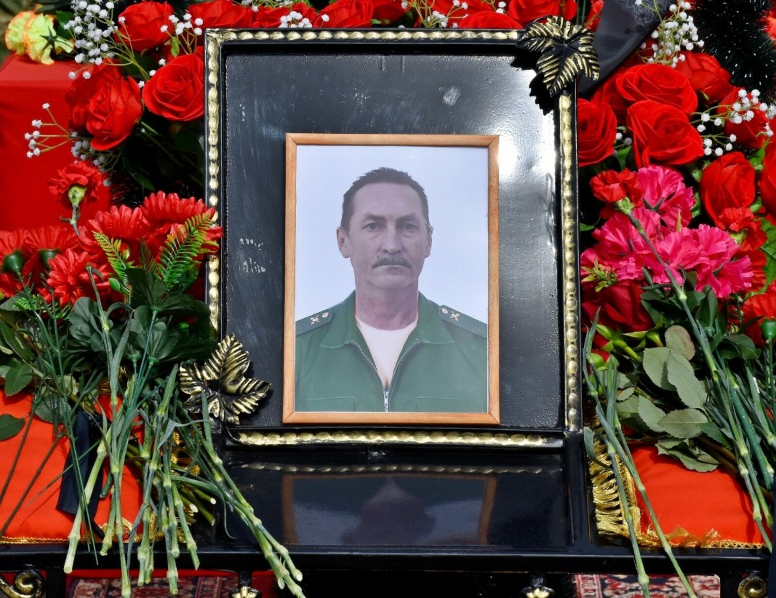 В Дуванском районе состоялся прощальный митинг