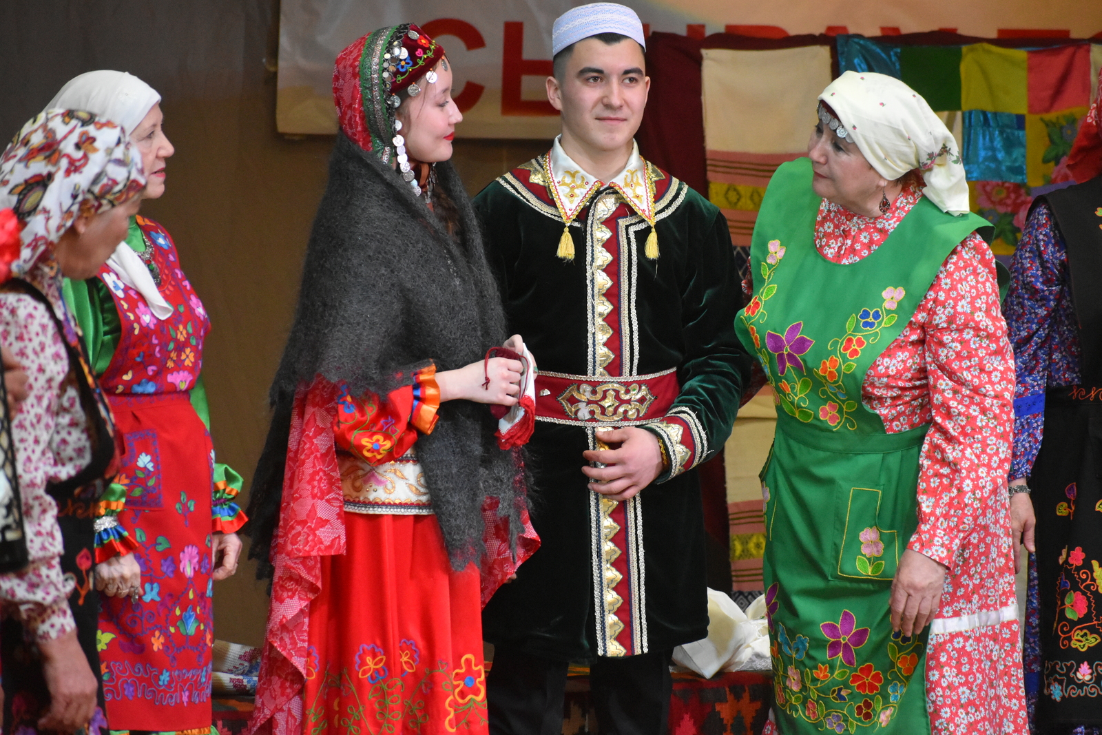 Сегодня в Дуванском районе открылся региональный фестиваль-конкурс башкирского фольклора «Сыңрау торна»