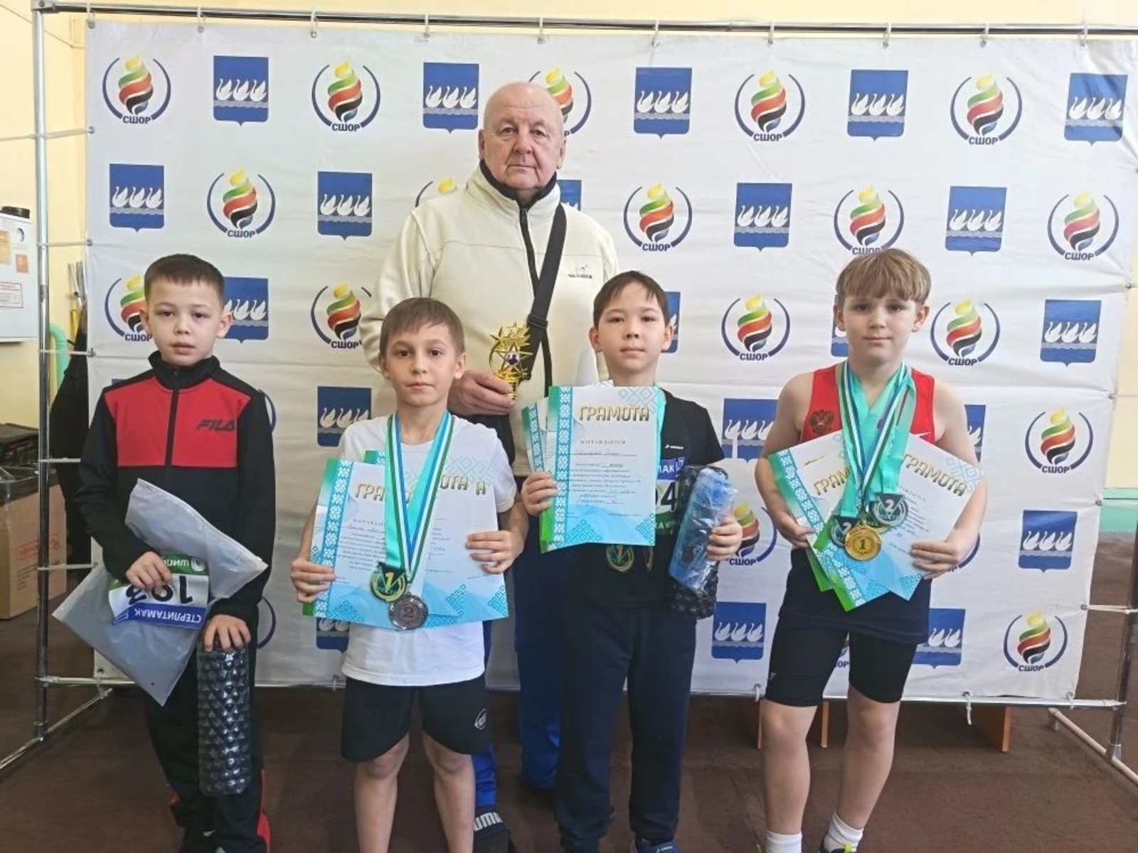 Легкоатлеты Дуванского района завоевали золотые медали в «Шиповке юных»