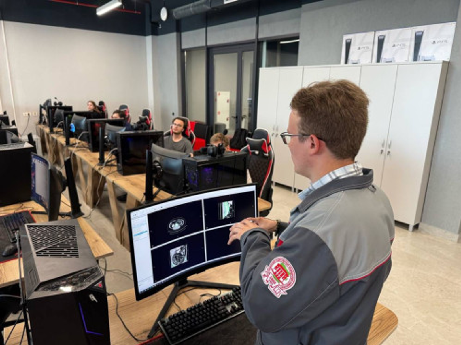 Безопасное применение ИИ в образовании и медицине обсудили ученые в Уфе