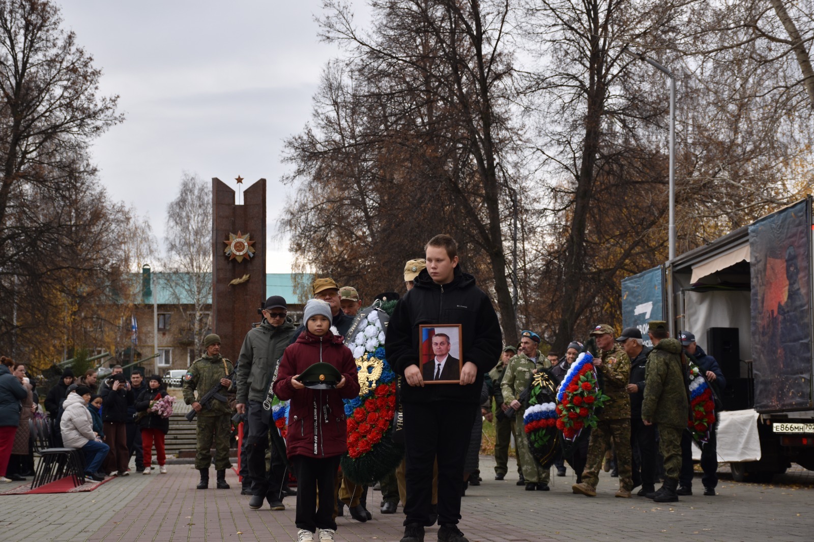 Дуванцы простились с погибшим земляком