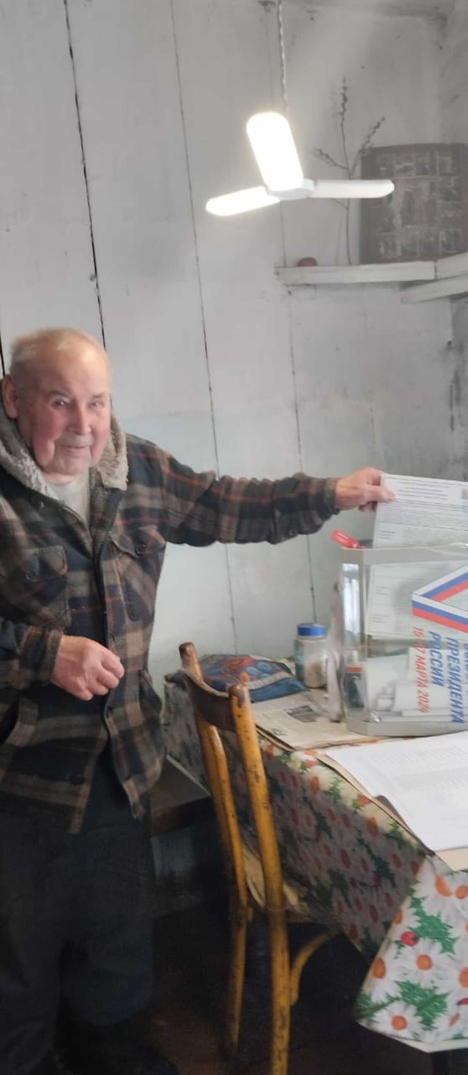 Жители Бурцевки проголосовали на дому