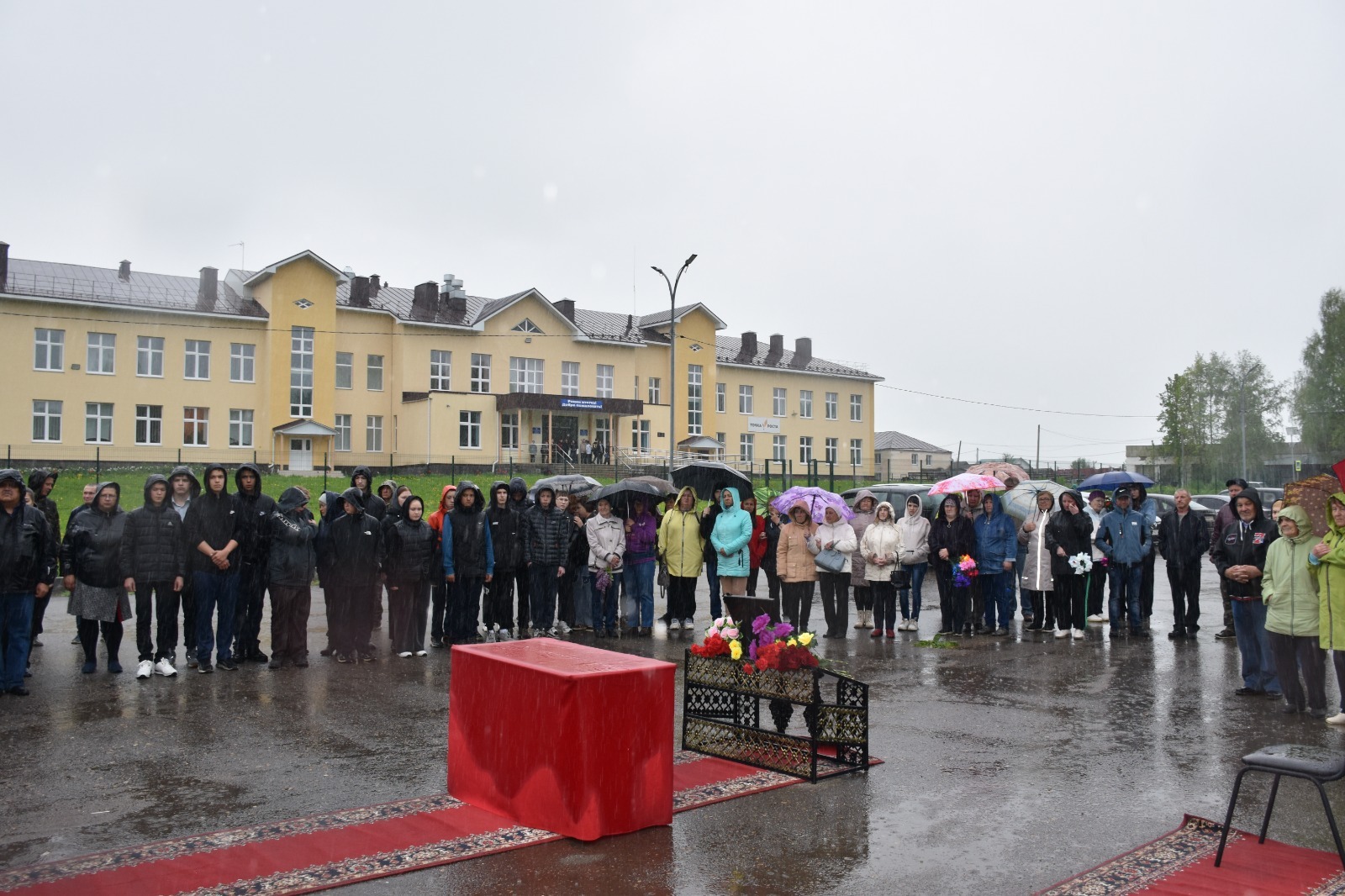 В Дуванском районе состоялся прощальный митинг