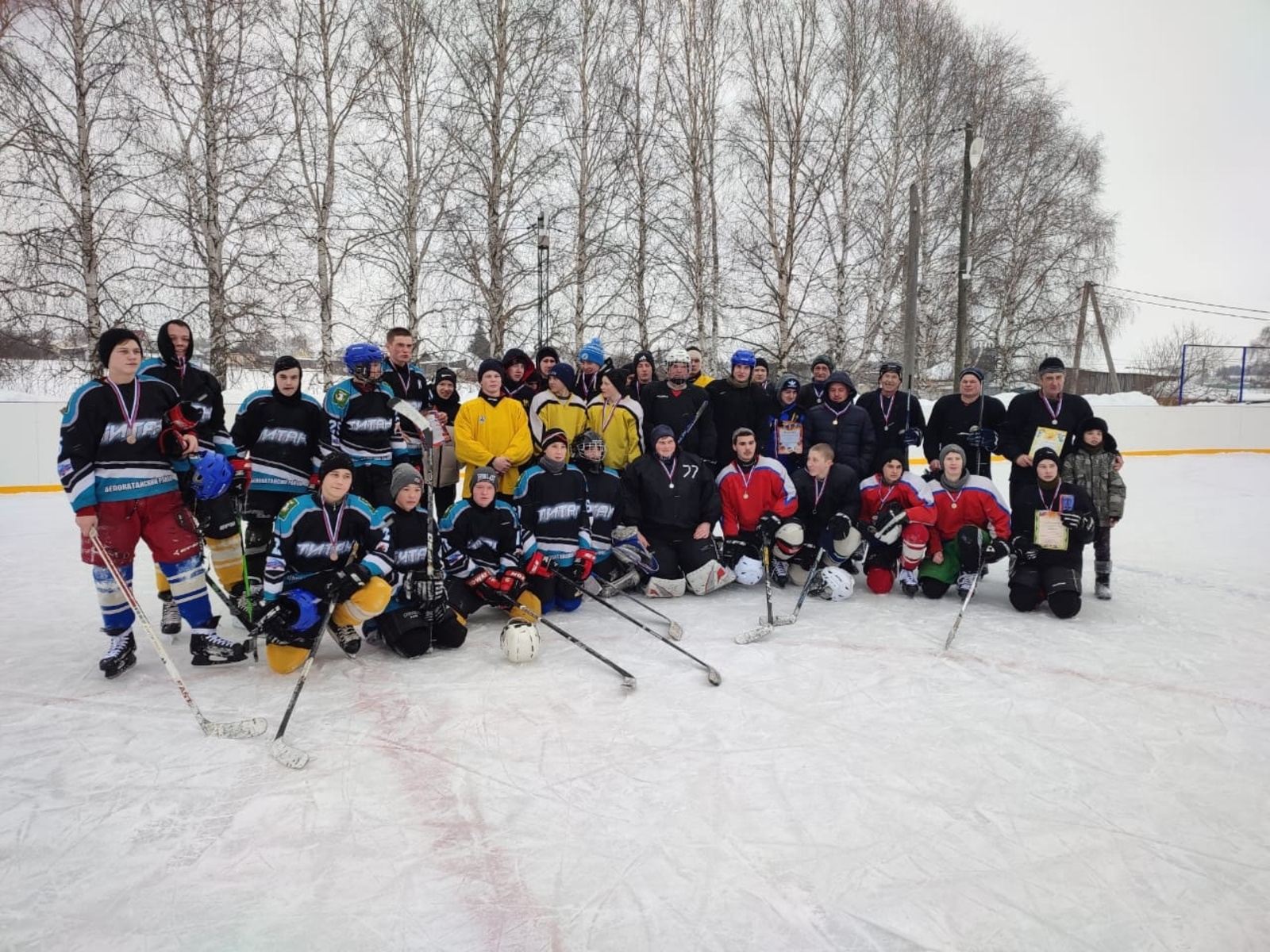 Сегодня в Дуване состоялся хоккейный турнир среди команд Дуванского и Белокатайского районов