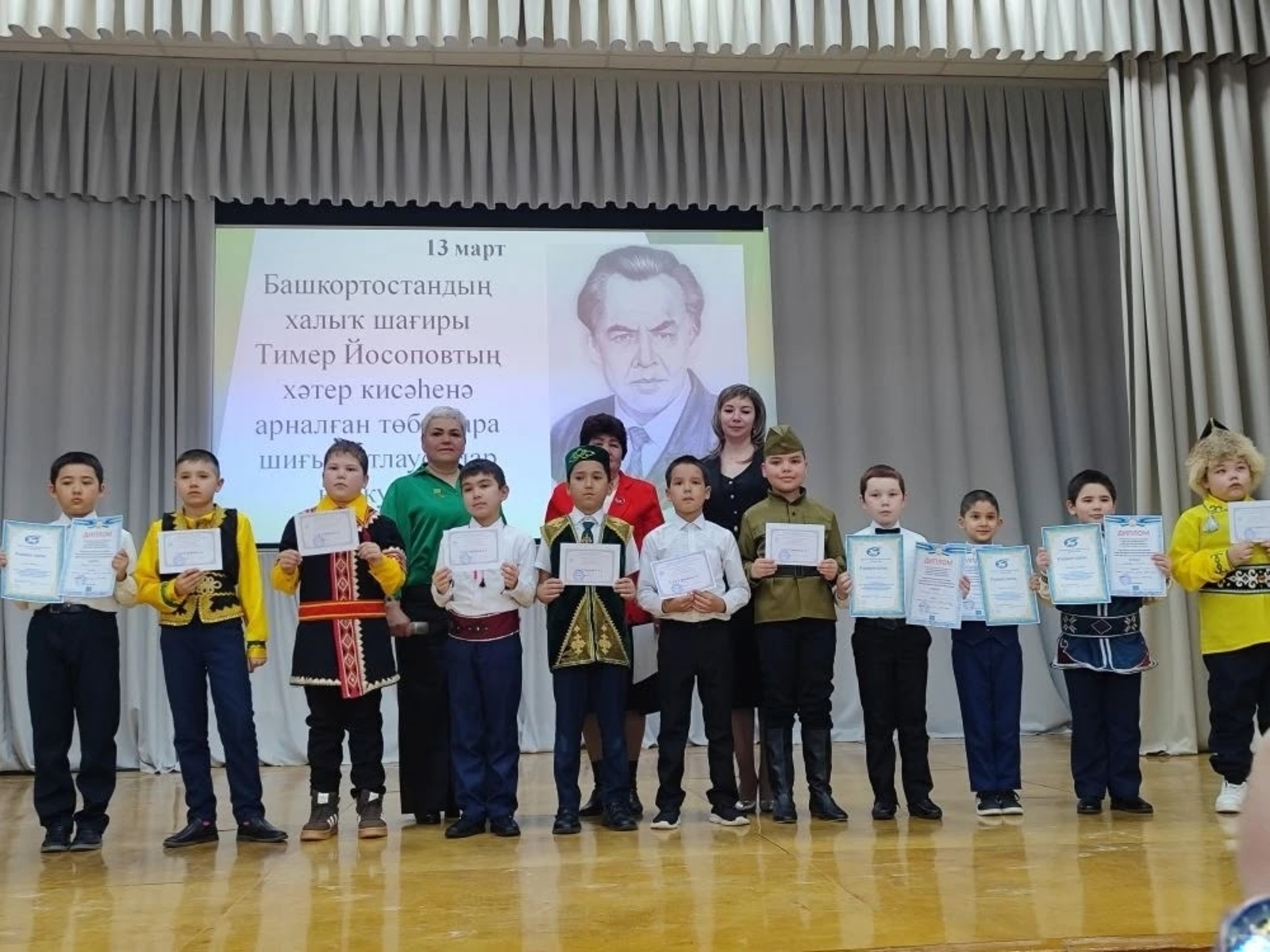 В Дуванском районе состоялся зональный конкурс чтецов среди мальчиков и юношей