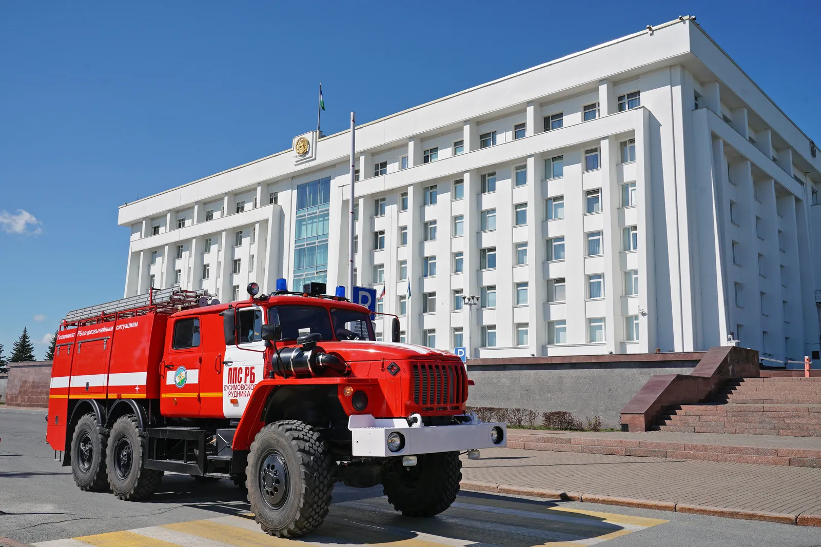 Глава Башкирии поздравил пожарных с профессиональным праздником