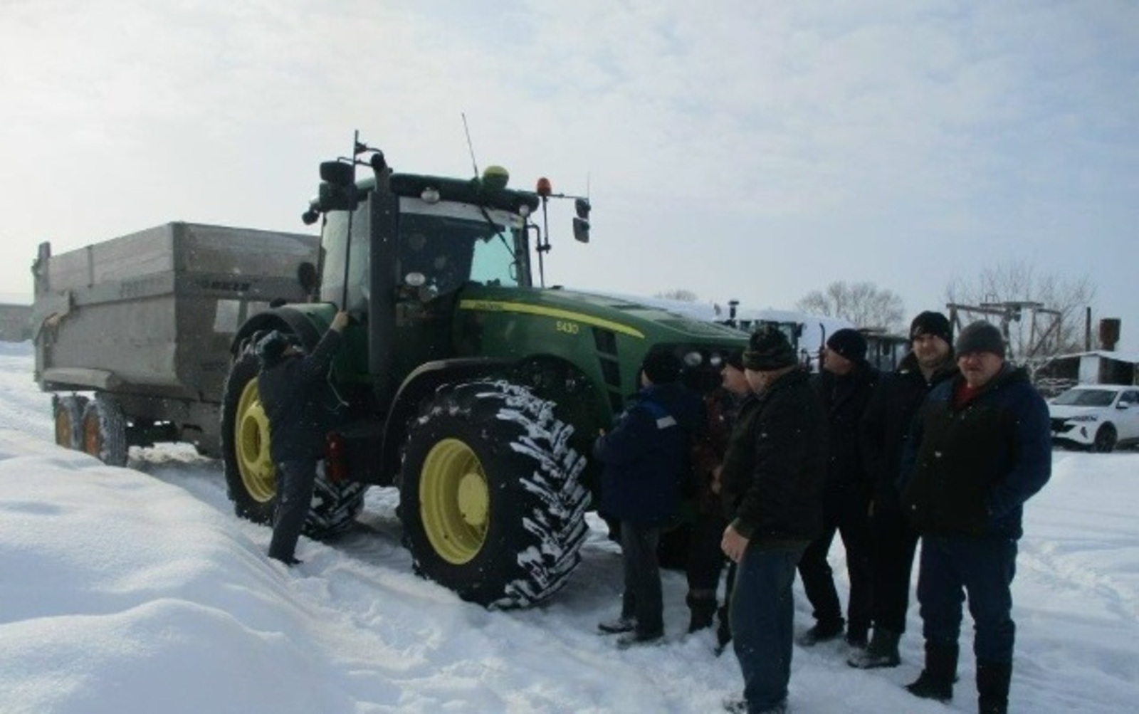 В Дуванском районе состоялось совещание по безопасной эксплуатации тракторов