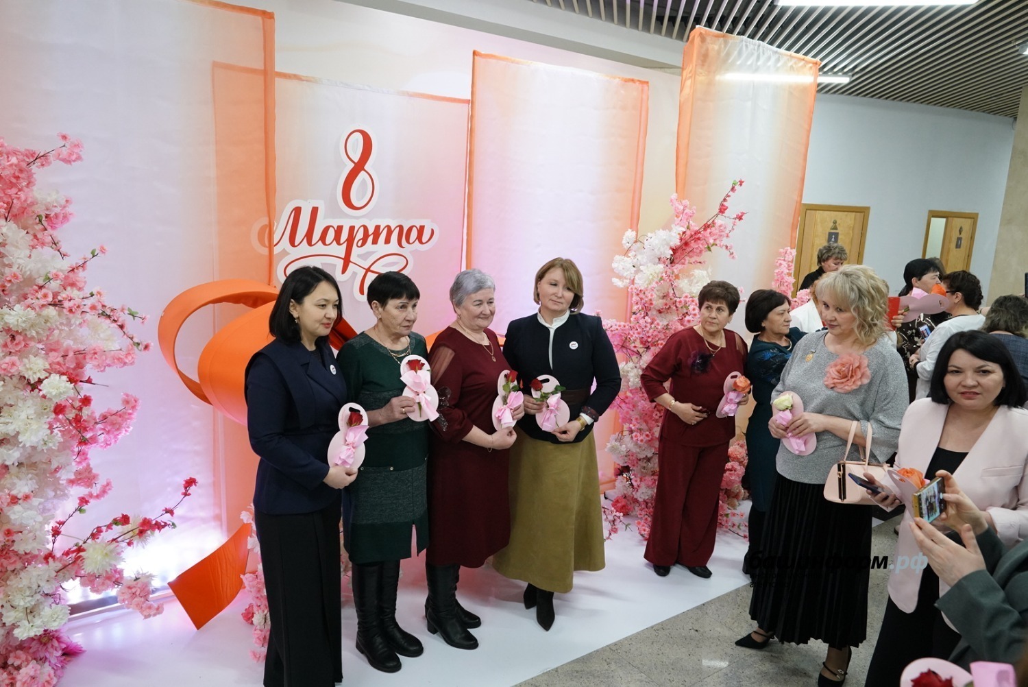 Глава Башкирии поздравил с наступающим Международным женским днем