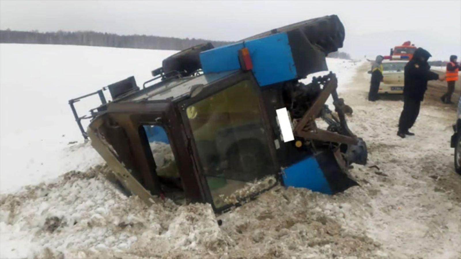 В Мечетлинском районе легковушка снесла трактор