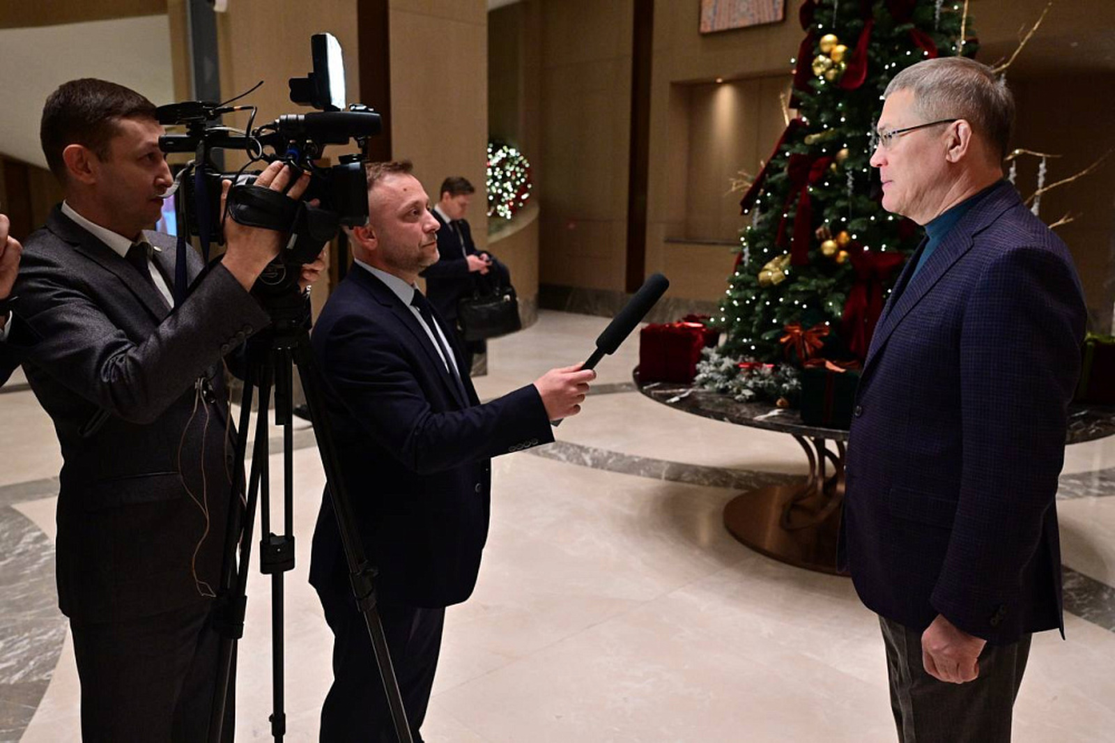 Радий Хабиров прибыл в Узбекистан в составе официальной делегации России