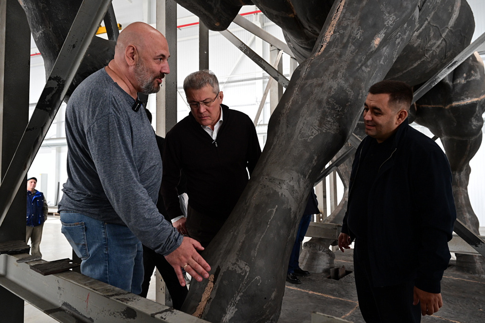 Глава Башкирии ознакомился с ходом реставрации памятника Салавату Юлаеву