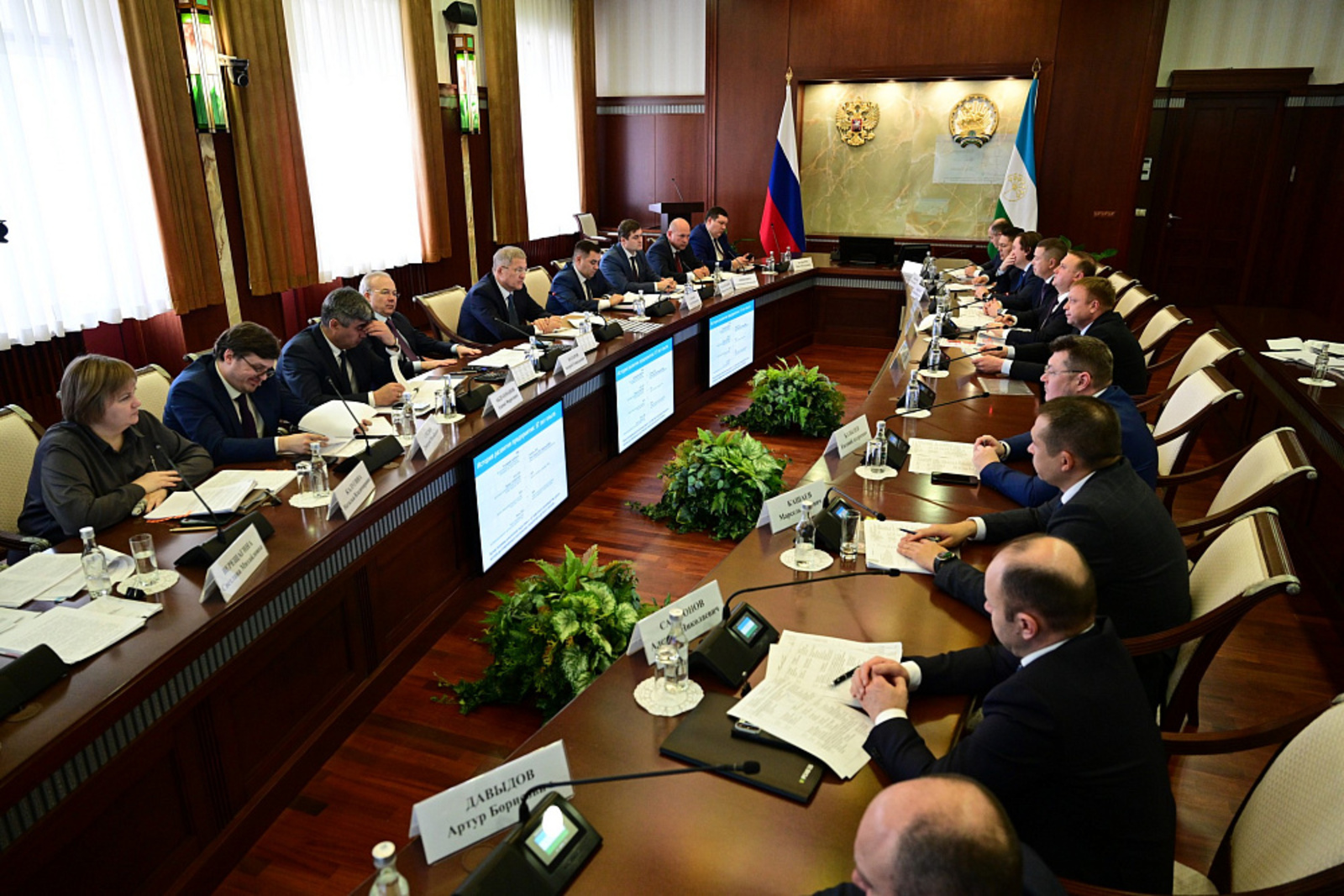 Радий Хабиров провел заседание «Инвестчаса»