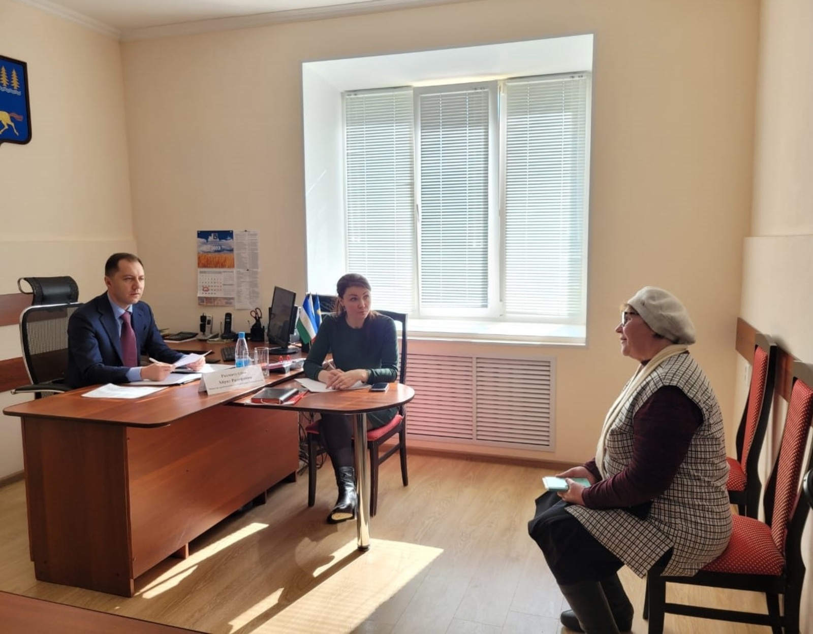 В Дуванском районе личный прием граждан провел министр здравоохранения региона