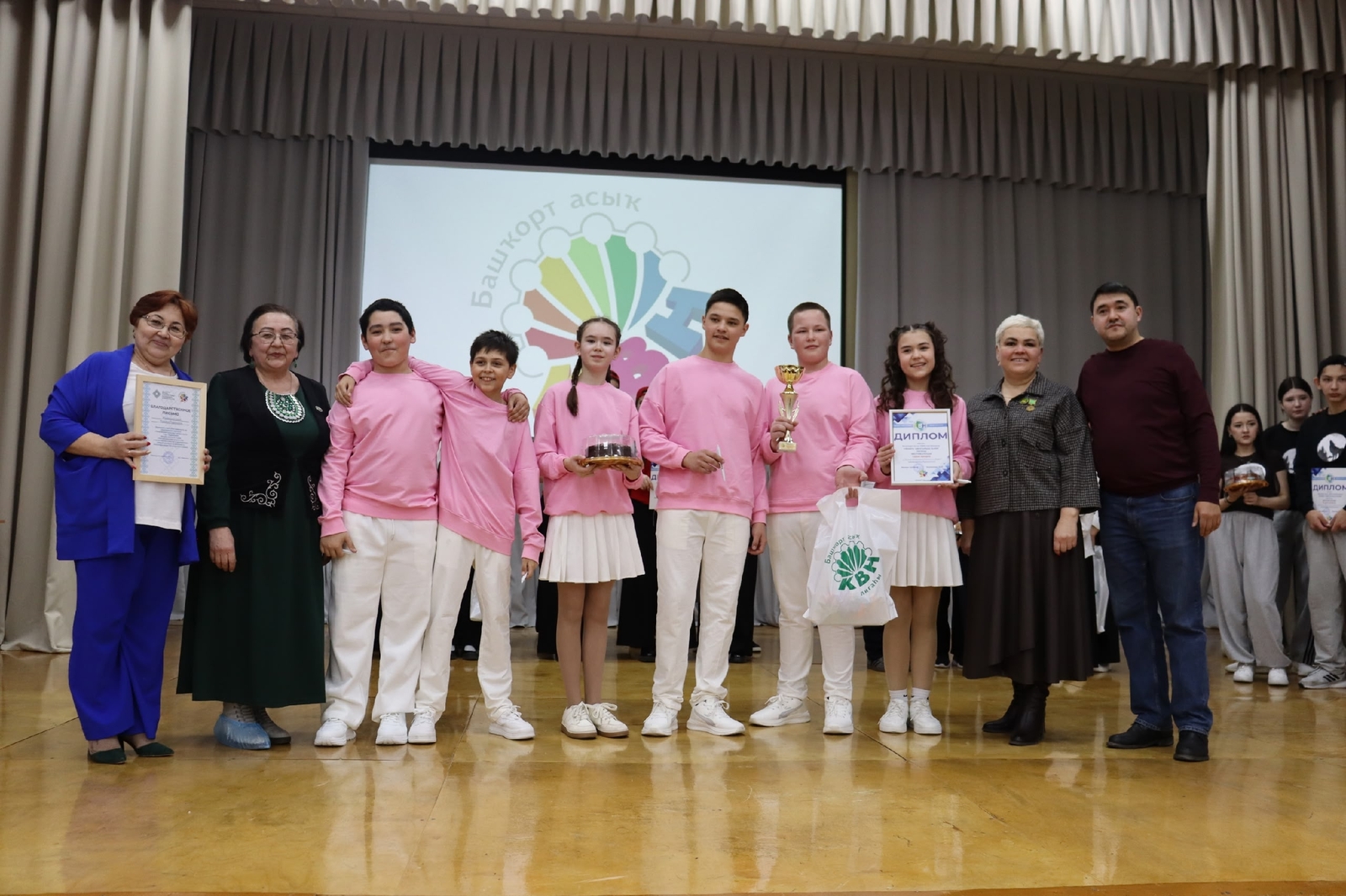 В Дуванском районе состоялся КВН на башкирском языке