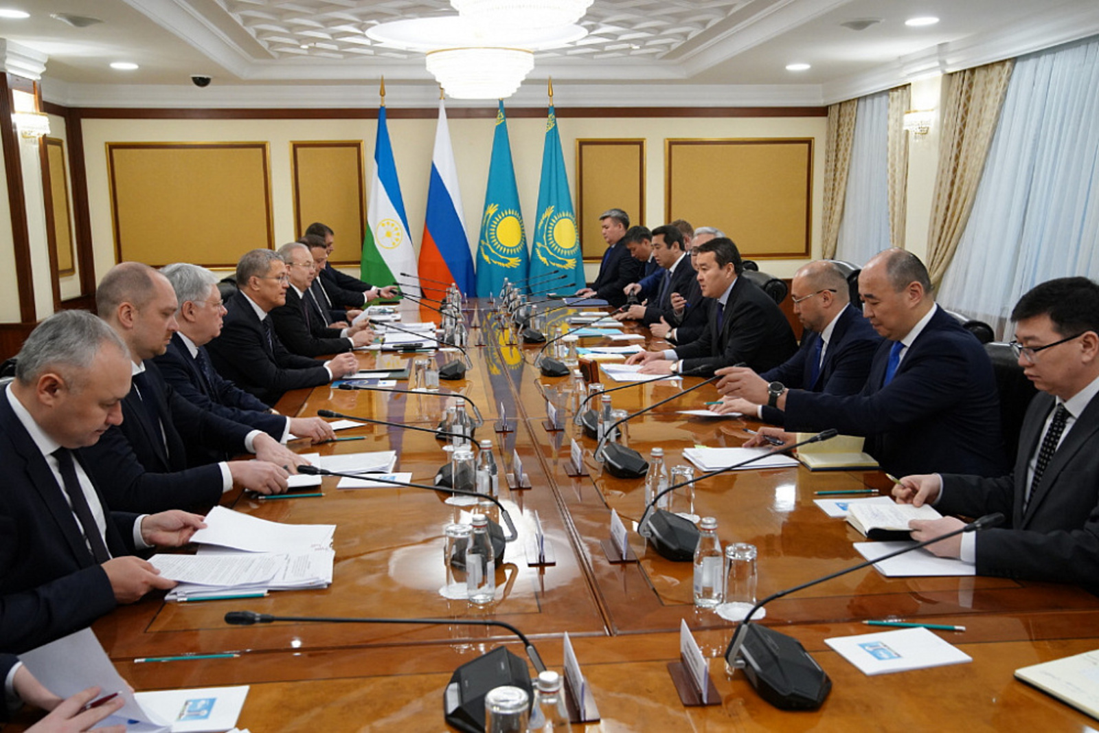 Встреча Радия Хабирова с Премьер-министром Казахстана Алиханом Смаиловым