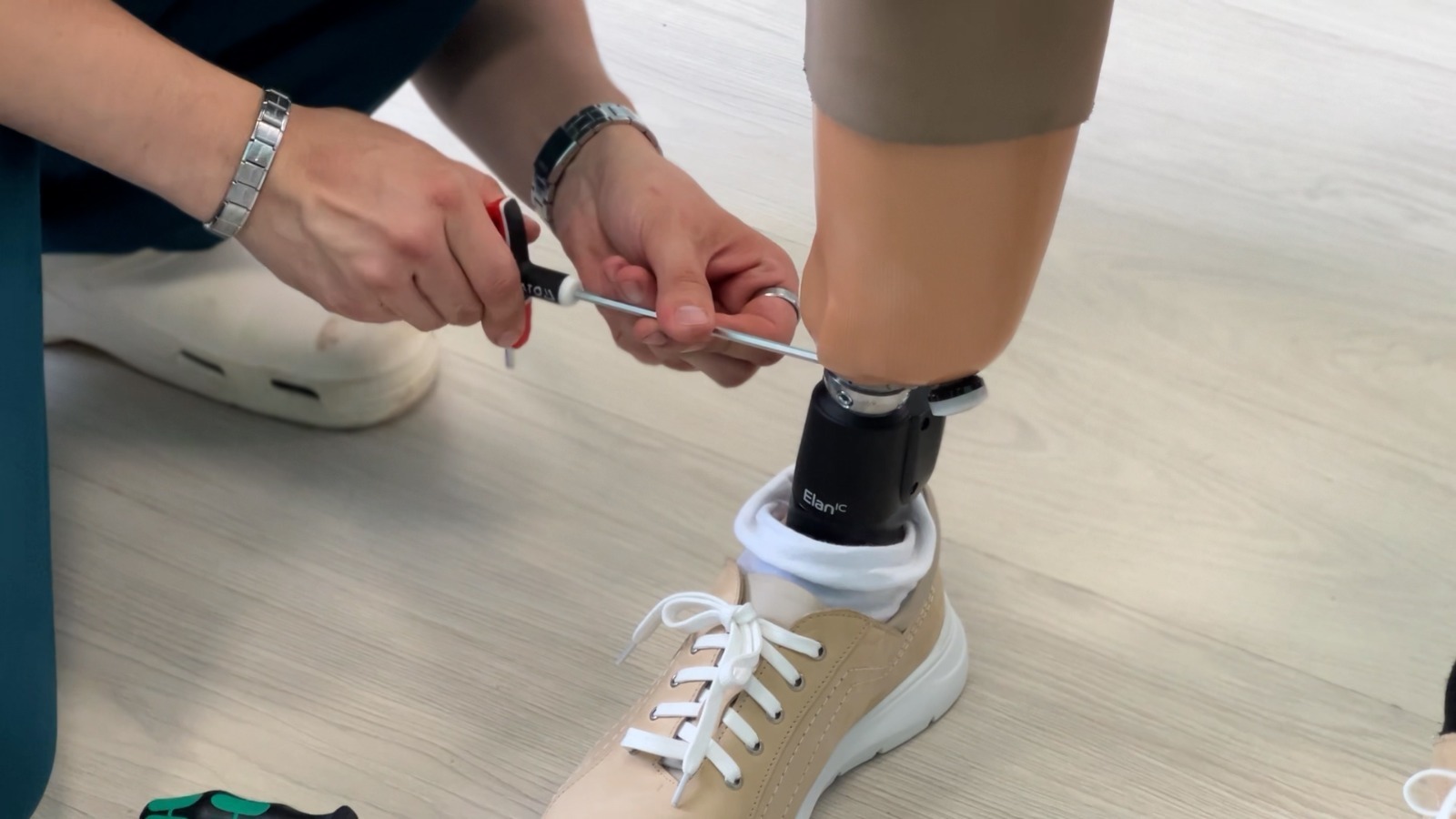 Новый протез для ветерана СВО от фонда «Защитники Отечества»