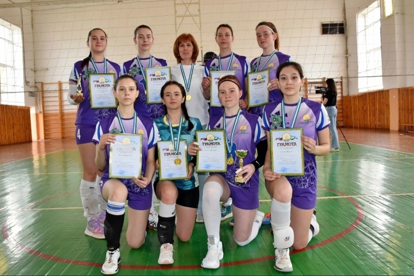 В Дуванском районе впервые состоялось Первенство республики по волейболу