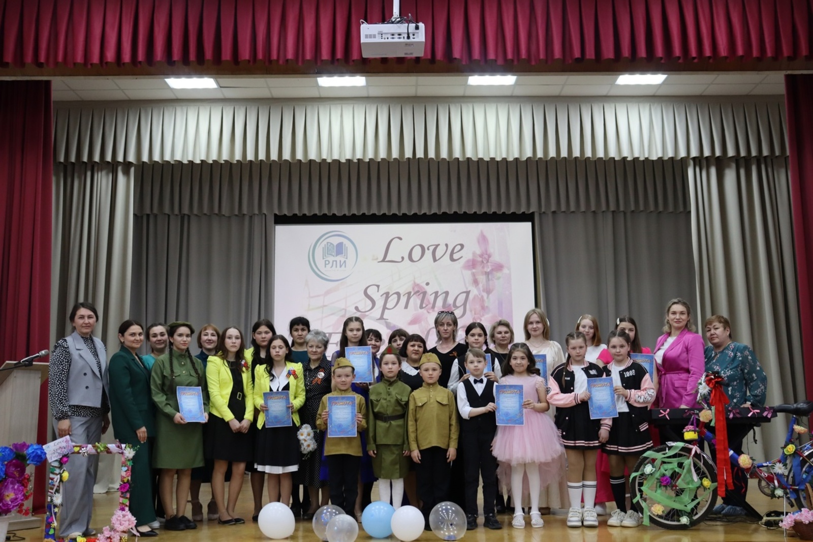 В Дуванском районе состоялся фестиваль иностранной песни среди школьников